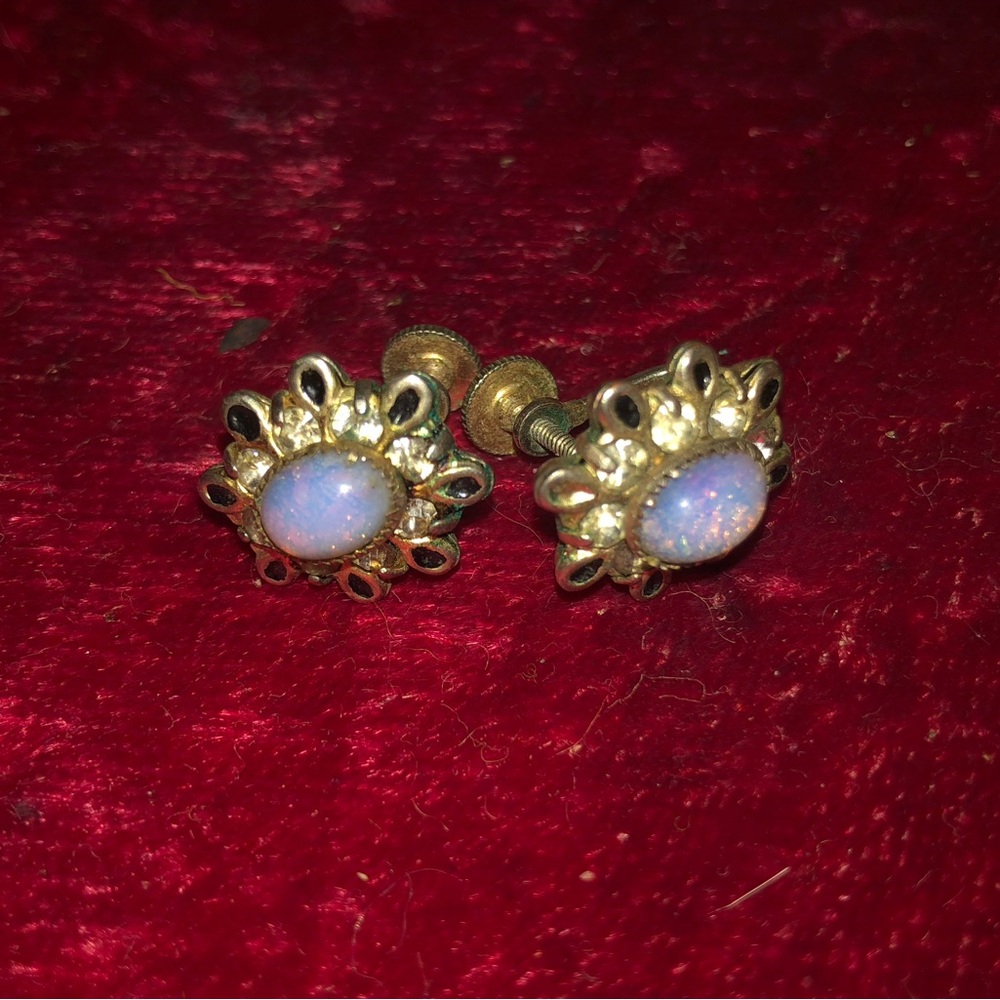 Vintage Vargus screw back opal clip on earrings